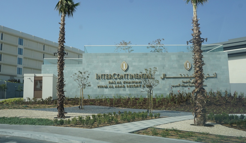 Hotel front view sign DSC00861